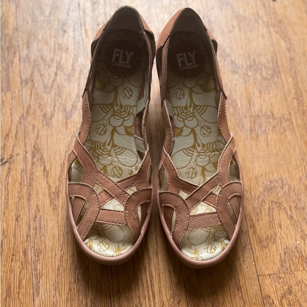 Fly London Women's Blush Color Sandals Size 39